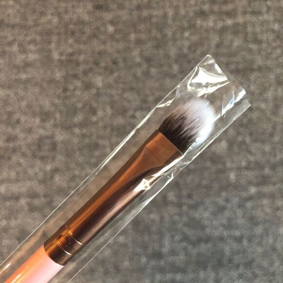 LUXIE 239 Precision Shade Brush - Rose Gold - Picture 4 of 6